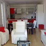 Apartament Laus *