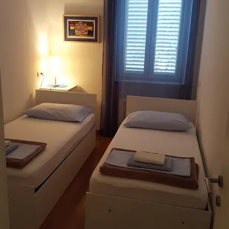 Apartament Laus *