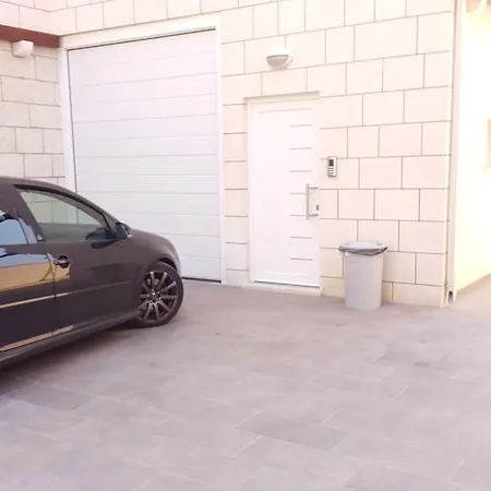 Laus * דוברובניק