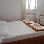 Apartman Laus *