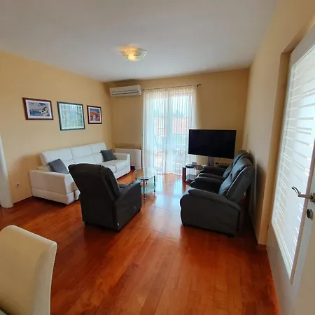 Laus Apartman