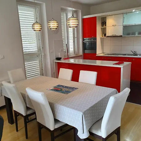 Laus Apartman