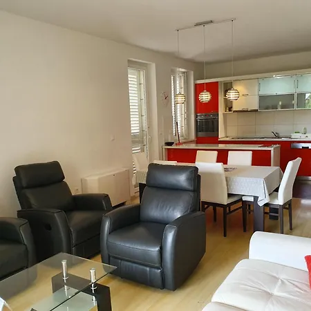 Laus Apartman